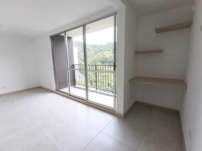 Apartamento de 2 alcobas en arriendo en San Jose, Sabaneta, 54 m² · foto 2 de 15