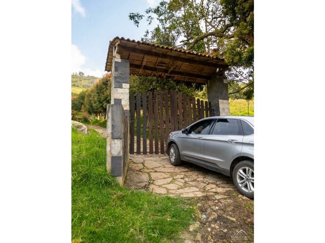 Lote en venta en Santa Helena, La Calera, 11300 m² · foto 3 de 4