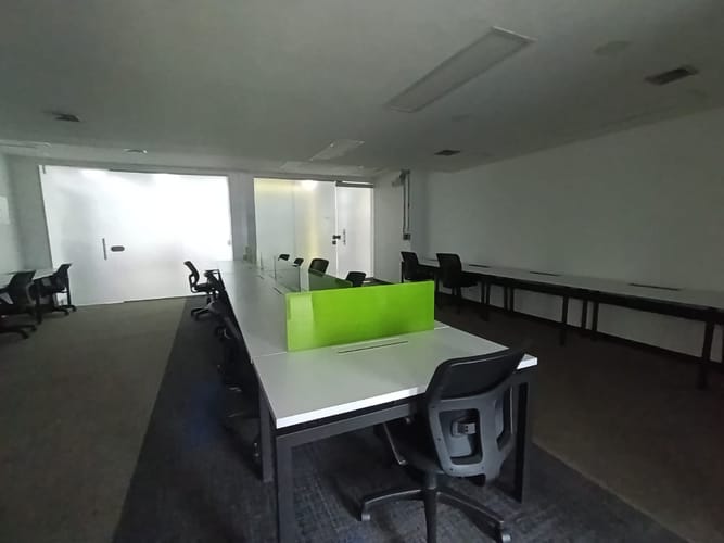 Local en arriendo en El Poblado, Medellín, 1863 m² · foto 7 de 20