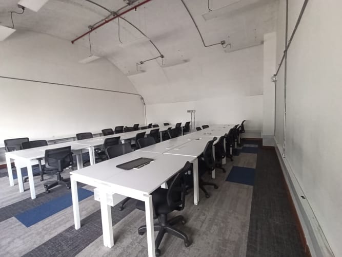 Local en arriendo en El Poblado, Medellín, 1863 m² · foto 9 de 20