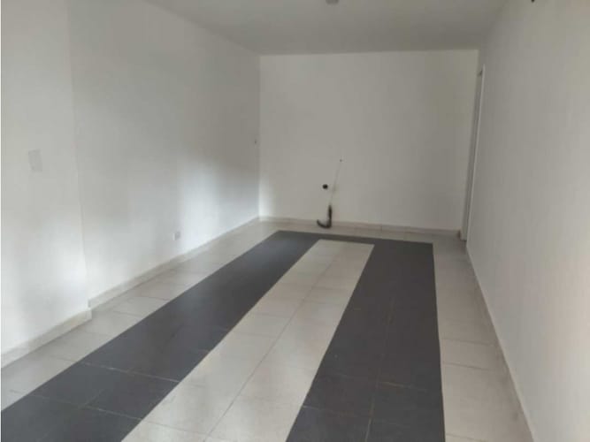 Local en arriendo en Conquistadores, Medellín, 22 m² · foto 2 de 5