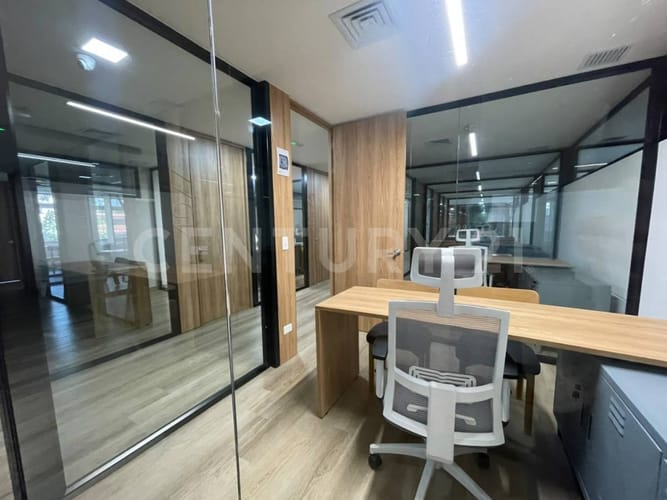 Oficina en venta en Los Colores, Medellín, 7 m² · foto 3 de 17
