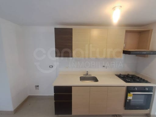 Apartamento de 3 alcobas en arriendo en Loma De San Jose, Sabaneta, 88 m² · foto 2 de 23