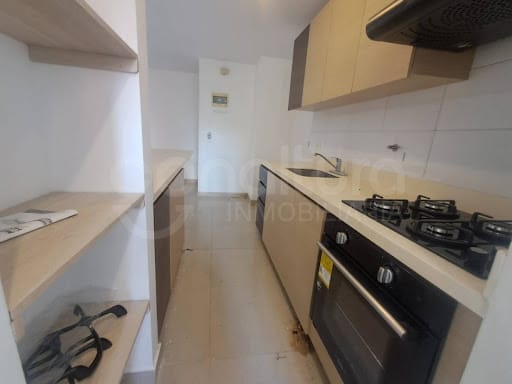 Apartamento de 3 alcobas en arriendo en Loma De San Jose, Sabaneta, 88 m² · foto 4 de 23