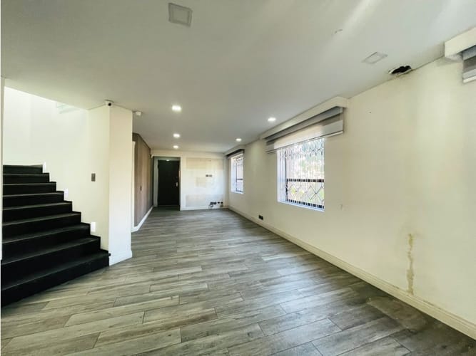 Casa de 2 alcobas en venta en La Esmeralda, Bogotá, 259 m² · foto 6 de 24