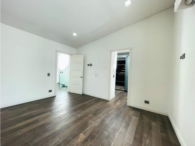 Casa de 2 alcobas en venta en La Esmeralda, Bogotá, 259 m² · foto 22 de 24