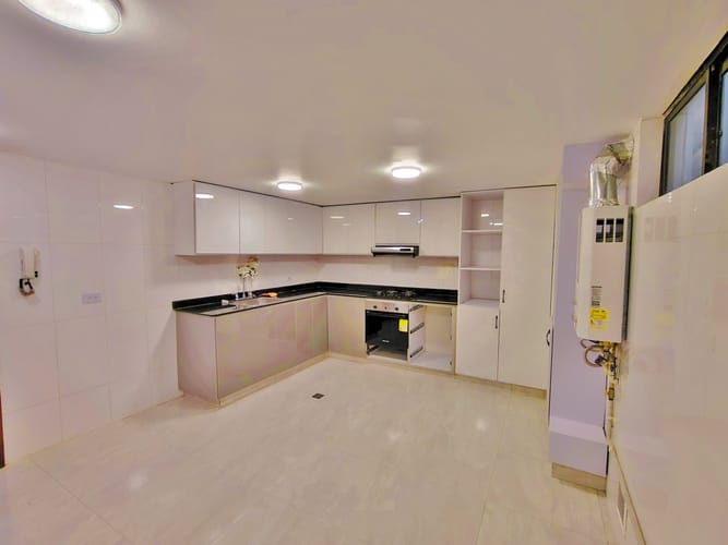Apartamento de 3 alcobas en arriendo en Santa Barbara Central, Bogotá, 130 m² · foto 7 de 20