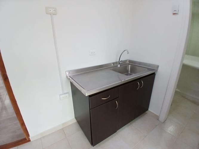 Oficina en arriendo en Patio Bonito, Medellín, 75 m² · foto 3 de 10