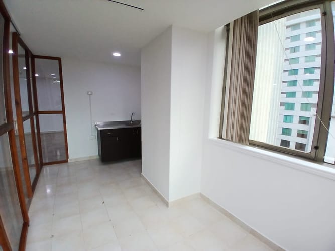 Oficina en arriendo en Patio Bonito, Medellín, 75 m² · foto 8 de 10