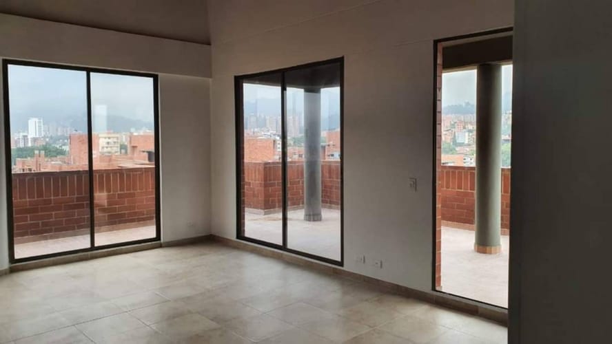 Apartamento de 4 alcobas en venta en Lorena, Medellín, 240 m² · foto 4 de 24