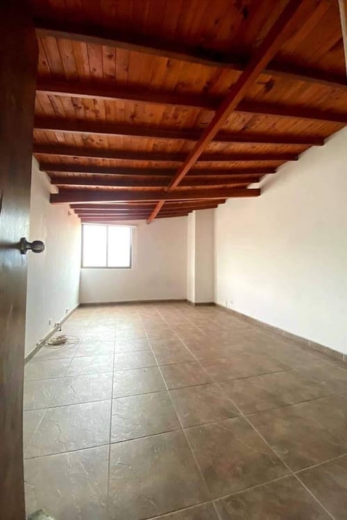 Apartamento de 4 alcobas en venta en Lorena, Medellín, 240 m² · foto 7 de 24