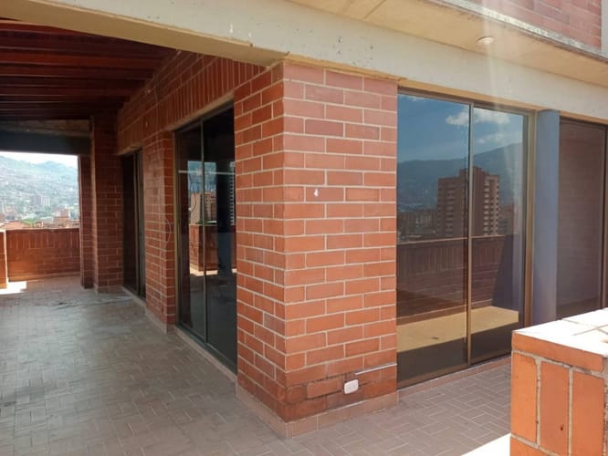 Apartamento de 4 alcobas en venta en Lorena, Medellín, 240 m² · foto 14 de 24