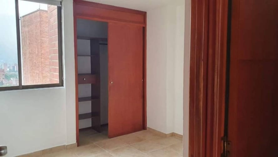 Apartamento de 4 alcobas en venta en Lorena, Medellín, 240 m² · foto 18 de 24