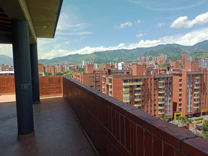 Apartamento de 4 alcobas en venta en Lorena, Medellín, 240 m² · foto 19 de 24