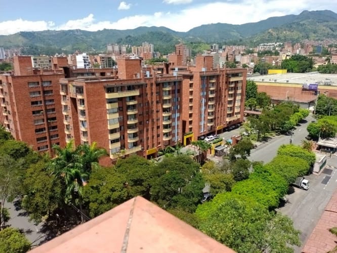 Apartamento de 4 alcobas en venta en Lorena, Medellín, 240 m² · foto 22 de 24