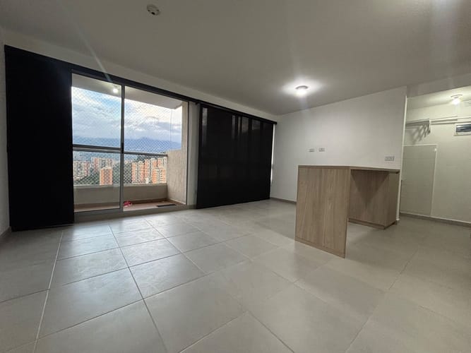 Apartamento de 3 alcobas en arriendo en La Cuenca, Sabaneta, 70 m² · foto 3 de 11