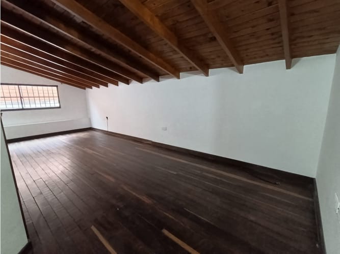 Apartamento de 4 alcobas en venta en Calasanz Parte Alta, Medellín, 77 m² · foto 8 de 19