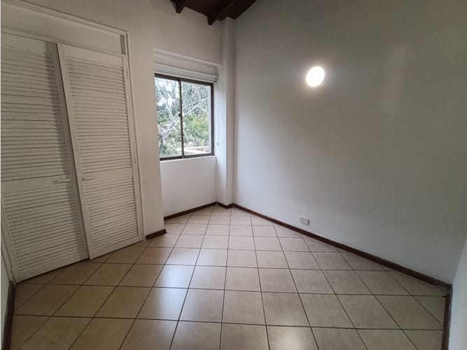 Apartamento de 4 alcobas en venta en Calasanz Parte Alta, Medellín, 77 m² · foto 10 de 19
