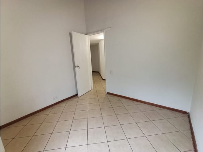 Apartamento de 4 alcobas en venta en Calasanz Parte Alta, Medellín, 77 m² · foto 11 de 19