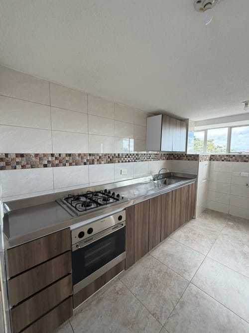Apartamento de 3 alcobas en venta en Metropolis, Bogotá, 84 m² · foto 2 de 11