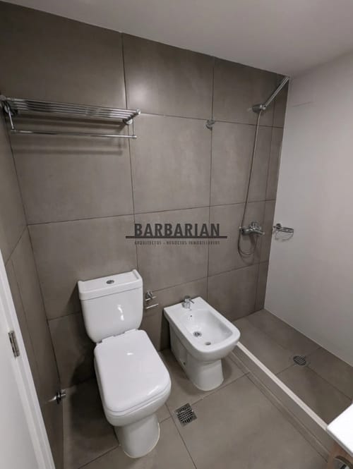 ALQUILER MONOAMBIENTE CON PATIO EN CORDÓN! · Foto 4