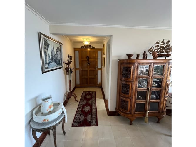 Apartamento de 4 alcobas en venta en La Linde, Medellín, 191 m² · foto 2 de 11