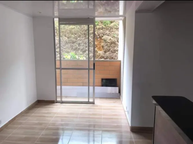 Apartamento de 3 alcobas en venta en Monteclaro, Medellín, 48 m² · foto 4 de 7