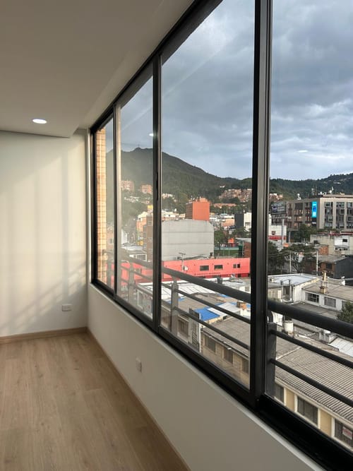 Apartamento de 2 alcobas en arriendo en Santa Barbara, Bogotá, 65 m² · foto 2 de 19