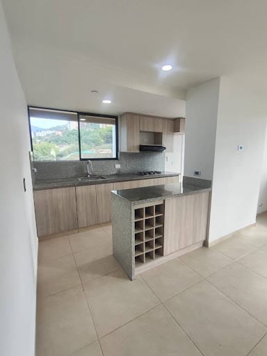 Apartamento de 2 alcobas en arriendo en Mayorca, Envigado, 68 m² · foto 2 de 15