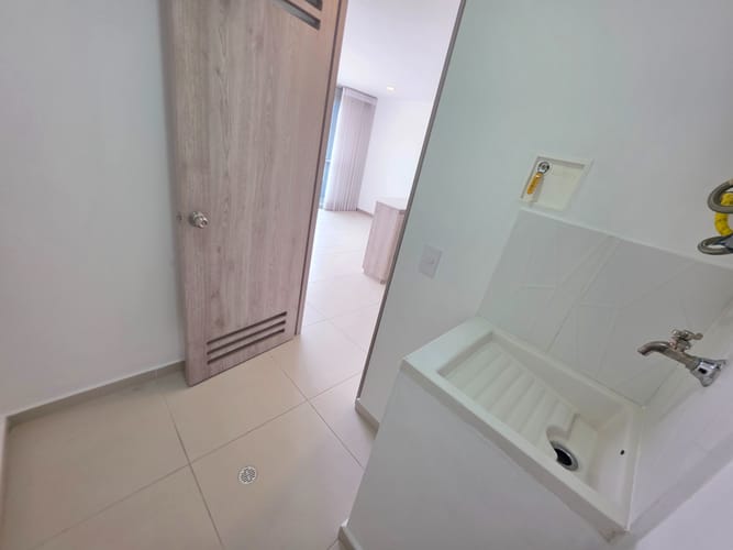 Apartamento de 3 alcobas en arriendo en Zona Industrial No. 1, Itagüí, 78 m² · foto 13 de 24