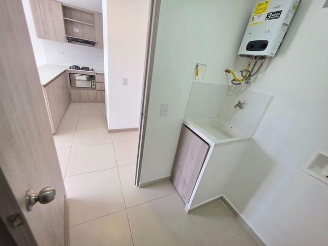 Apartamento de 3 alcobas en arriendo en Zona Industrial No. 1, Itagüí, 78 m² · foto 12 de 24
