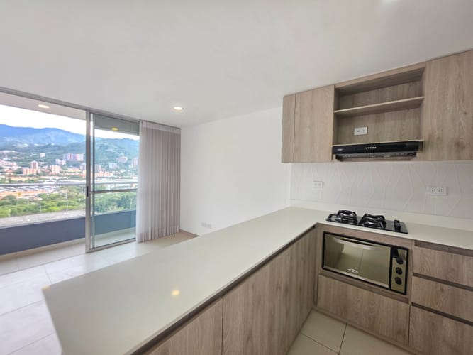 Apartamento de 3 alcobas en arriendo en Zona Industrial No. 1, Itagüí, 78 m² · foto 2 de 24