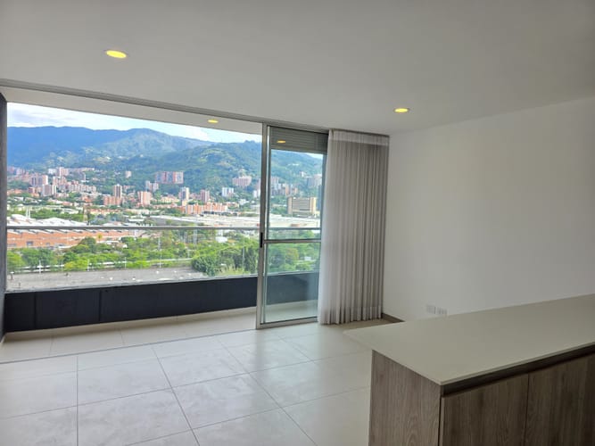 Apartamento de 3 alcobas en arriendo en Zona Industrial No. 1, Itagüí, 78 m² · foto 3 de 24
