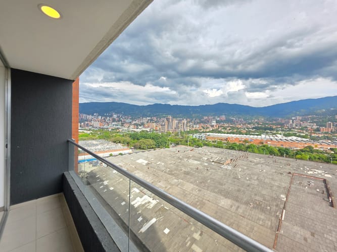 Apartamento de 3 alcobas en arriendo en Zona Industrial No. 1, Itagüí, 78 m² · foto 5 de 24