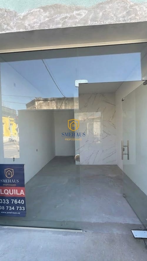 Local Comercial en alquiler en Canelones a 2 cuadras de la plaza principal · Foto 1