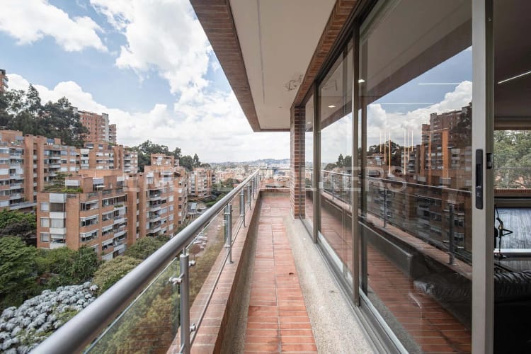 Apartamento de 3 alcobas en venta en Bosques De La Cañada, Bogotá, 286 m² · foto 2 de 19