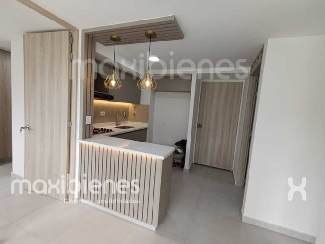 Apartamento de 3 alcobas en arriendo en Los Colores, Medellín, 78 m² · foto 6 de 16