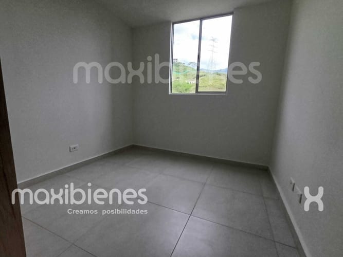 Apartamento de 3 alcobas en arriendo en Los Colores, Medellín, 78 m² · foto 9 de 16