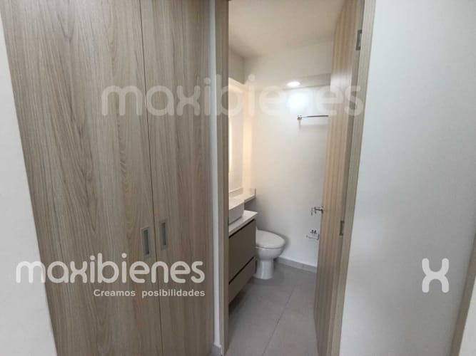 Apartamento de 3 alcobas en arriendo en Los Colores, Medellín, 78 m² · foto 12 de 16