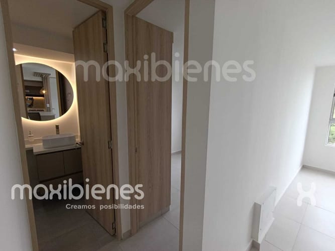 Apartamento de 3 alcobas en arriendo en Los Colores, Medellín, 78 m² · foto 14 de 16