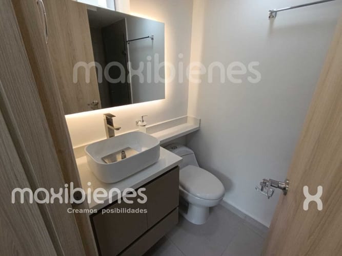 Apartamento de 3 alcobas en arriendo en Los Colores, Medellín, 78 m² · foto 15 de 16