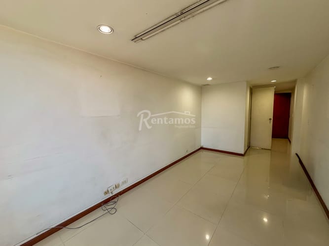 Oficina en arriendo en El Poblado, Medellín, 28 m² · foto 11 de 20