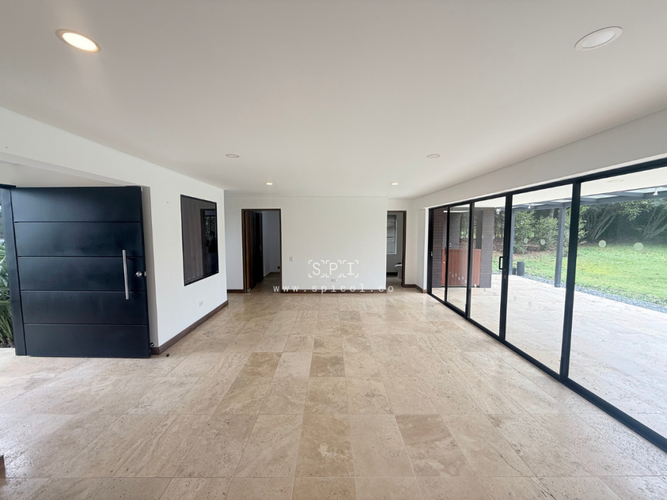 Casa de 3 alcobas en venta en Las Palmas, Envigado, 360 m² · foto 2 de 17