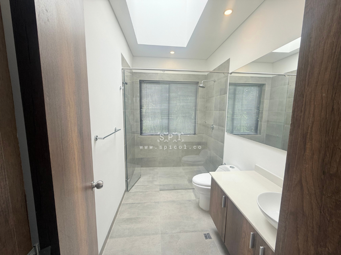 Casa de 3 alcobas en venta en Las Palmas, Envigado, 360 m² · foto 11 de 17