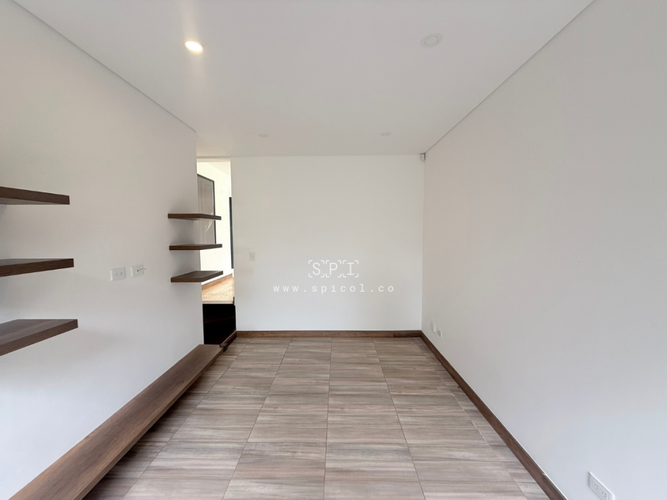 Casa de 3 alcobas en venta en Las Palmas, Envigado, 360 m² · foto 12 de 17