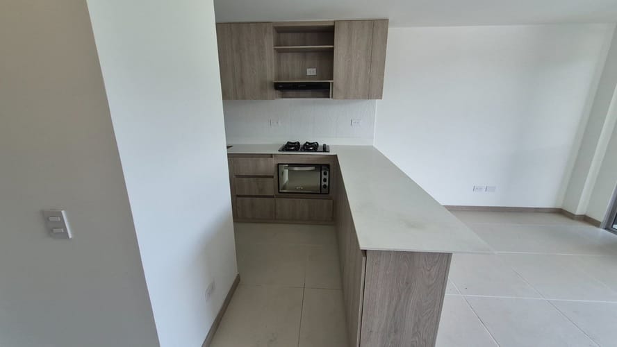 Apartamento de 3 alcobas en arriendo en Simon Bolivar, Itagüí, 80 m² · foto 2 de 15