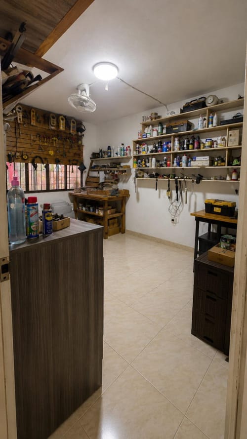 Casa de 8 alcobas en venta en Siete De Agosto, Cali, 380 m² · foto 13 de 18