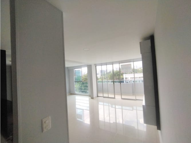 Apartamento de 2 alcobas en venta en Conjunto Residencial Mediterrane Firenze, Floridablanca, 86 m² · foto 3 de 24