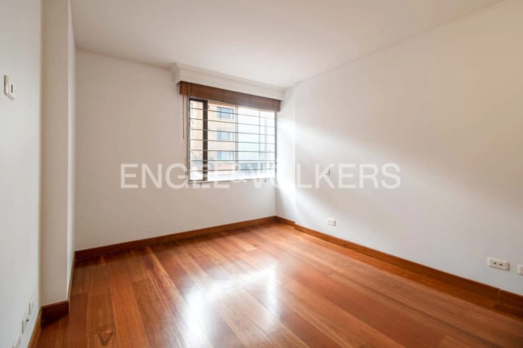 Apartamento de 3 alcobas en venta en Santa Barbara Occidental, Bogotá, 230 m² · foto 18 de 20