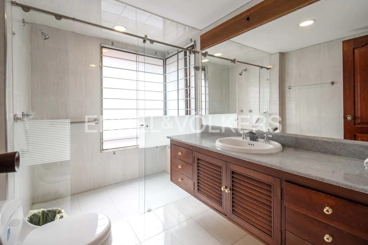Apartamento de 3 alcobas en venta en Santa Barbara Occidental, Bogotá, 230 m² · foto 13 de 20